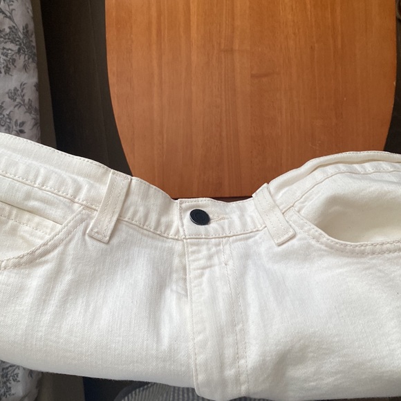 White 511 Levi jeans.  Beautiful condition with no stains worn only once. - Picture 3 of 4